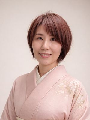 大阪市城東区の箏三絃教室講師写真